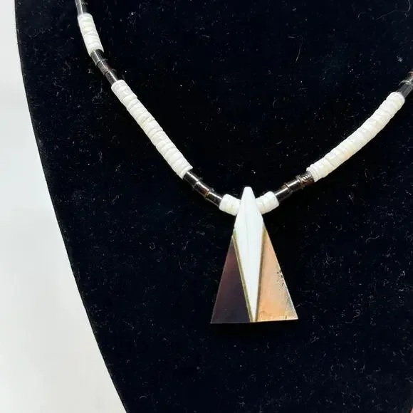 VTG Heishi Beaded Necklace With Triangular Stone Inlay Pendant Black White Brown - Picture 3 of 4
